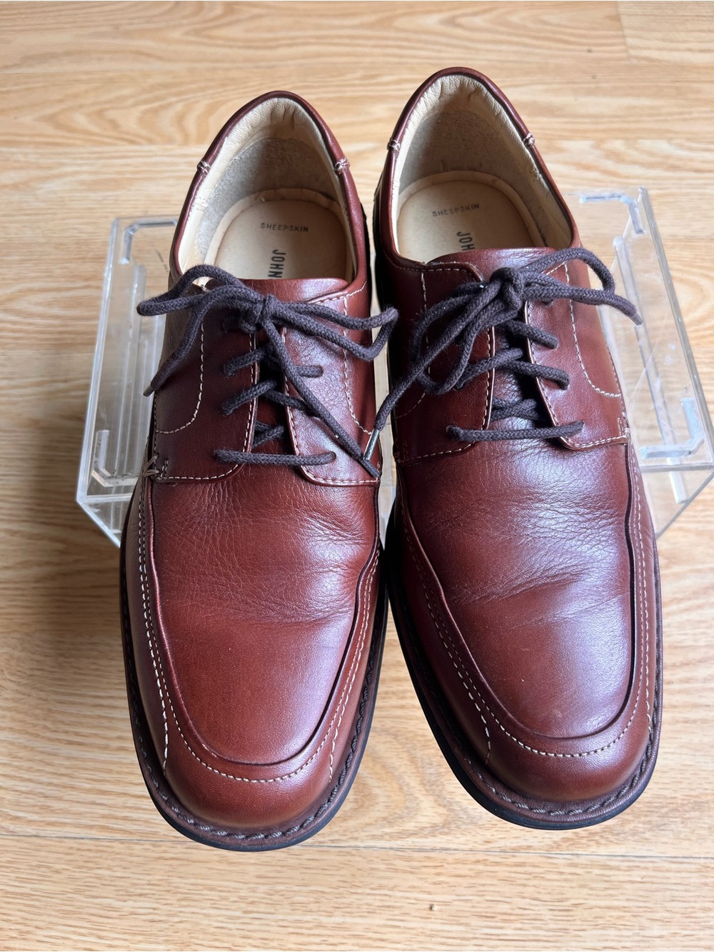 Johnston & Murphy Chestnut Brown Leather Lace-Up Oxfords